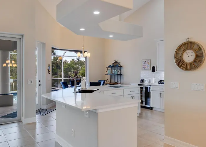 Cape Serenity- Premier Waterfront Villa With Kayaks And Bikes