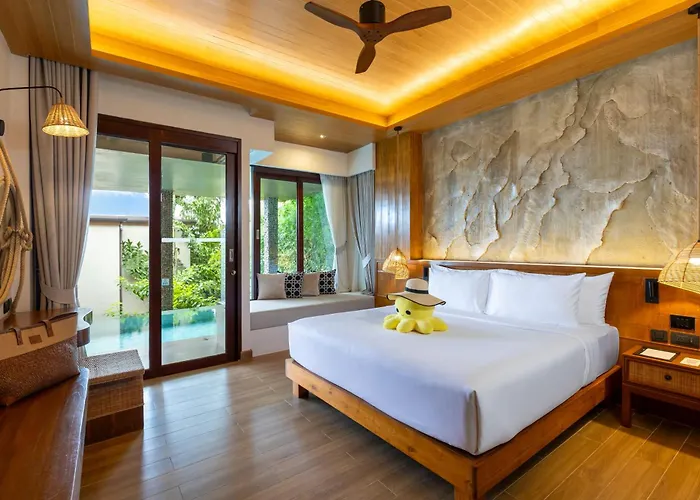 Sinae Phuket Luxury Hotel