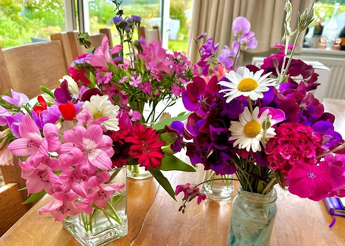 Idyllic Cornish Cottage, Superking Bed, Private Garden Dogs Welcome