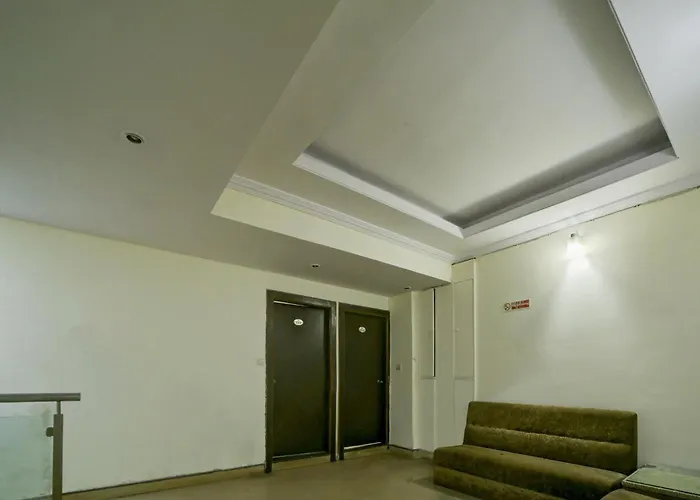 Oyo Flagship 81248 Hotel Satya Vilas