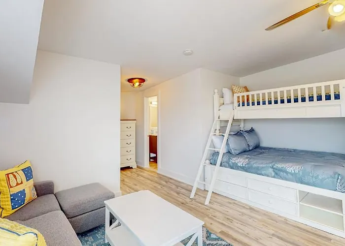 Oceanfront, Dog-Friendly Condo With Boothbay Harbor Views & Prime Location