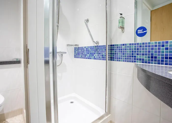 Holiday Inn Express Dunfermline By Ihg
