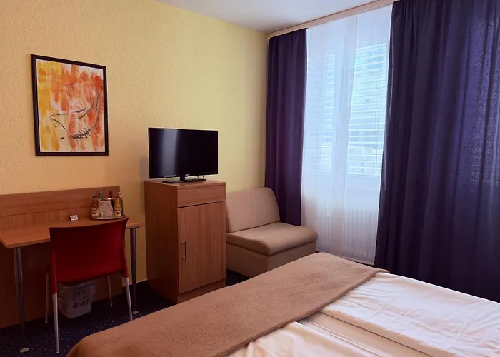 Hotel Stadt Hamburg am Fluss Saarbrücken