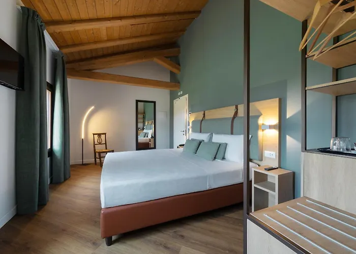 Hotel Venice Resort Airport