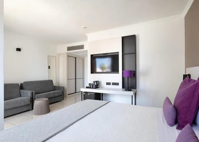 Alexandre La Siesta