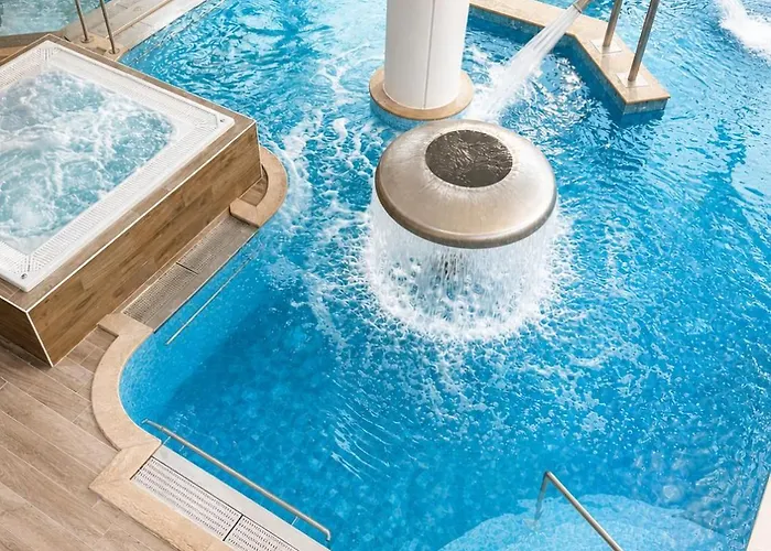 Logis Hotel & Spa Marina D'Adelphia