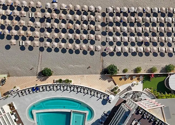 Konstantinos Palace