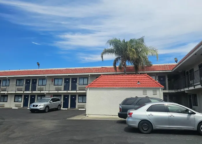 Bridgeview Hotel