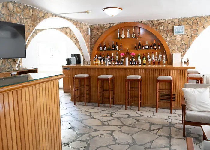 Le Village Hotel