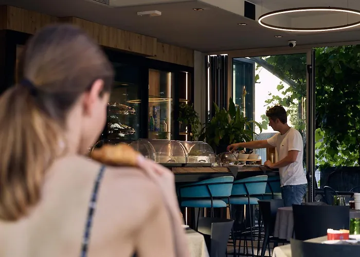 Rolly - Rooms & Restaurant