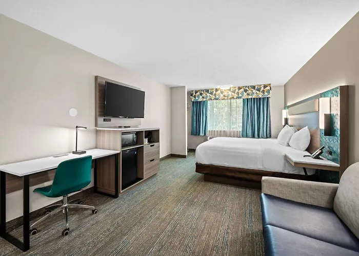 Econo Lodge Inn & Suites Santa Fe South