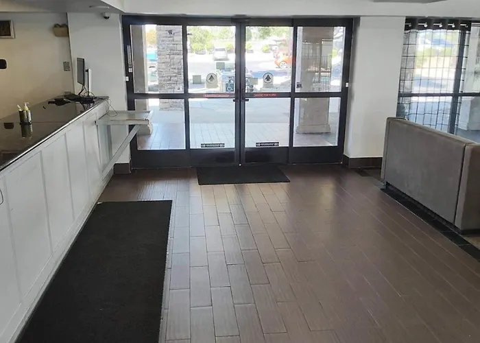 Rodeway Inn & Suites Rancho Cordova - Folsom