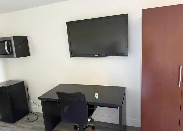 Rodeway Inn & Suites Rancho Cordova - Folsom