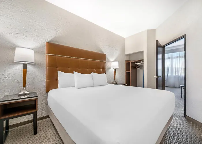 Drury Plaza Hotel Flagstaff