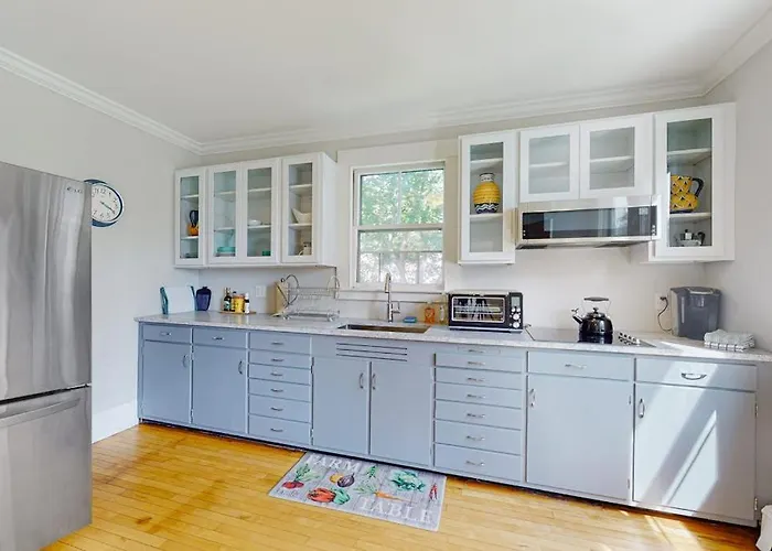 Waterfront Duplex, Walkable, Harbor Views, Ac, Dog Friendly