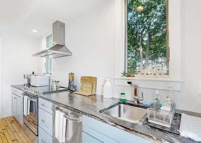Waterfront, Walkable Home With Beautiful Kitchen & Washer/Dryer - Dog-Friendly