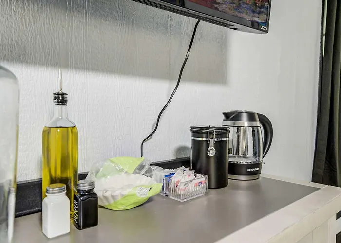 Cozy 1Br Retreat Sleeps 4 Near I-70 & Den