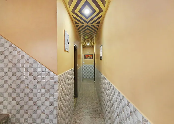 Hotel O Royal Inn