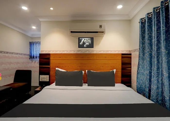 Hotel O Hanuman Pet Near Railway Station