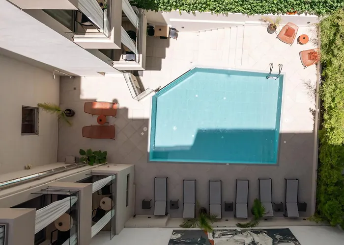 The City Hotel & Suites (Adults Only)