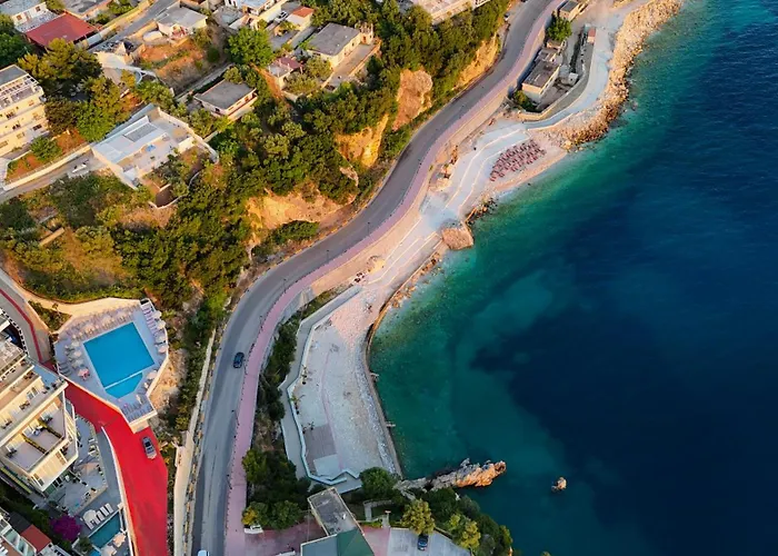 Toto Hotel & Apartments