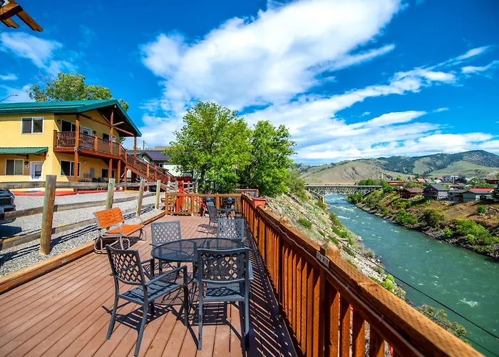 Yellowstone Riverside Cottages