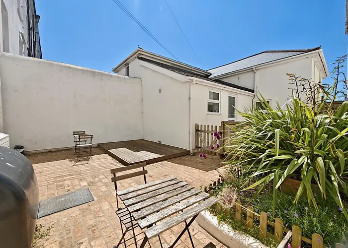Fiveway Apartments