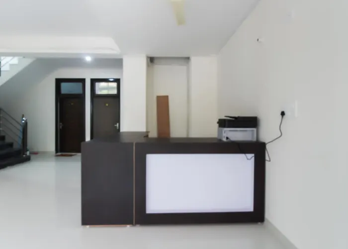 Hotel O Krishna Cottage Vrindavan