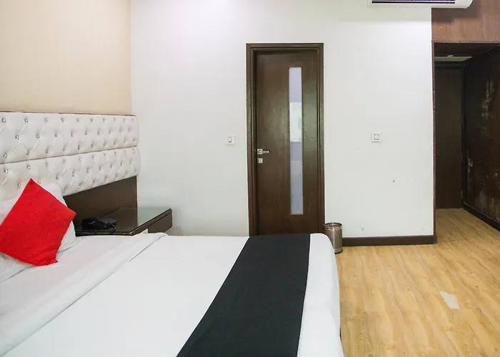 Hotel O Arora Shoppers Park