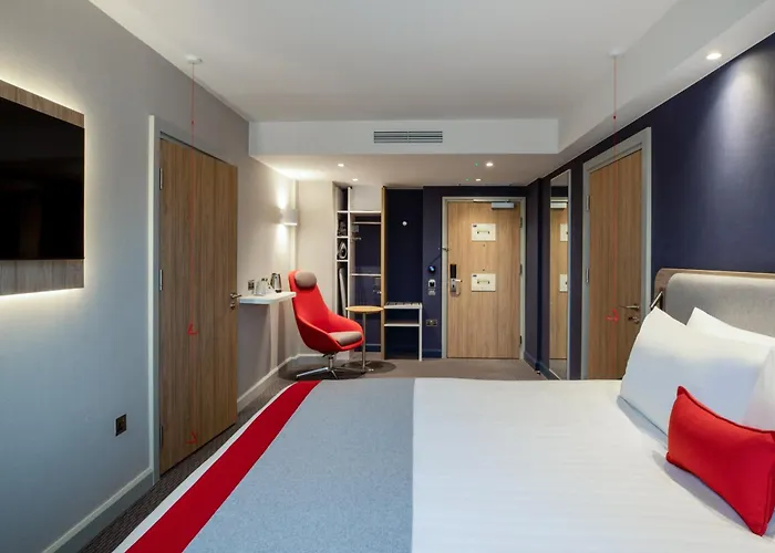 Holiday Inn Express Cambridge West - Cambourne By Ihg