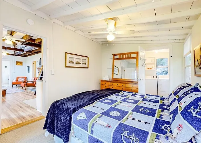Dog-Friendly Bay View Home - Water Views