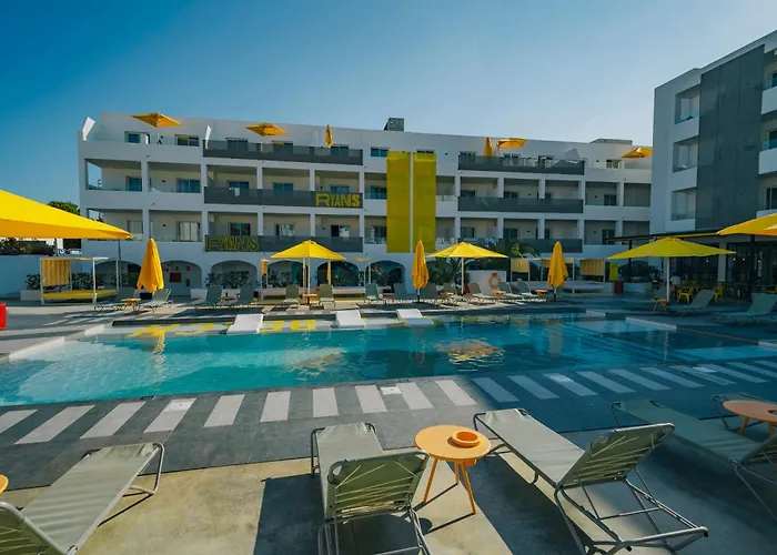 Ryans Lolas Ibiza - Adults Only