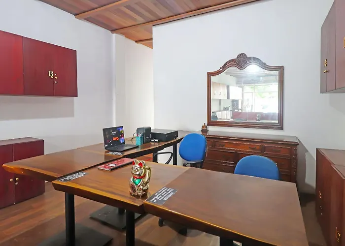 Oyo 91807 Kemalasari Guesthouse