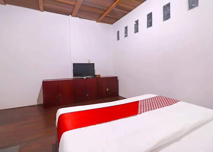Oyo 91807 Kemalasari Guesthouse