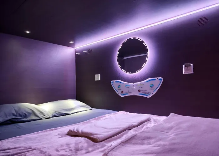 Q Fox Black Diamond Hotel