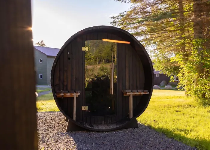 Wolfjaw Lodge