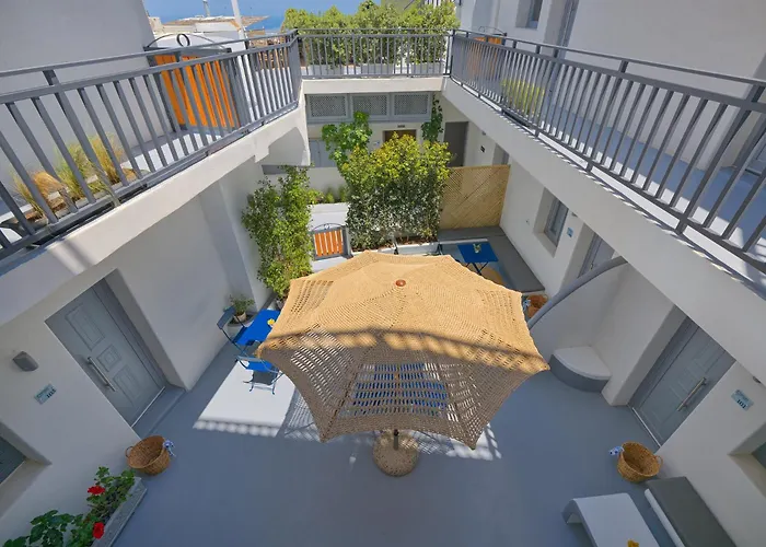 Tatakis Design Hotel With Rooftop Caldera Views