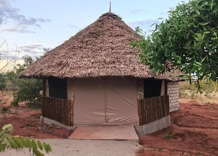 Tausa Tsavo Eco Lodge