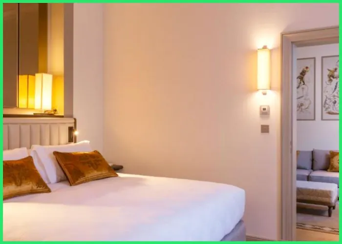 Hotel Kuber Palace: Beachfront Comfort with Temple Proximity