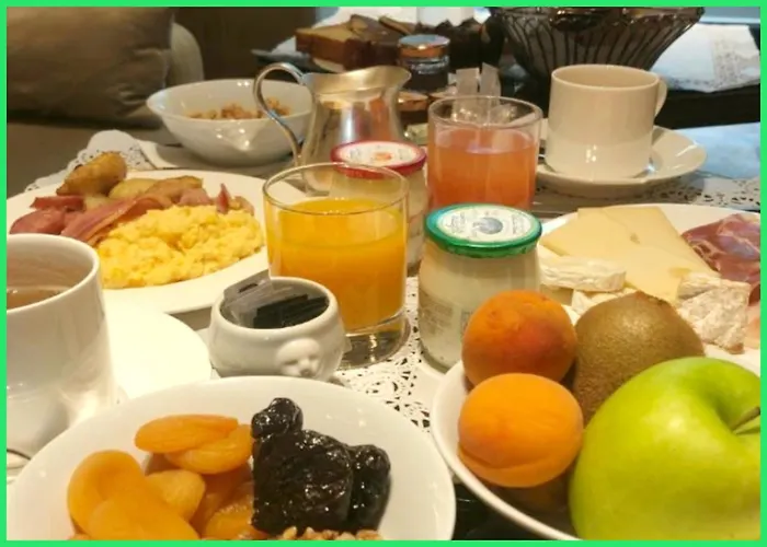 Hotel V-I Sea View: Beachfront Wellness Retreat with Spa
