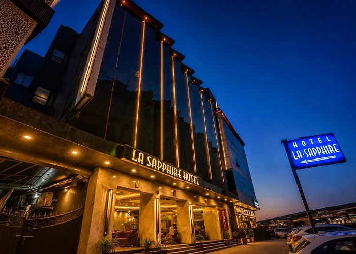 Airport La Sapphire Hotel & Restaurant With Free Airport Drop