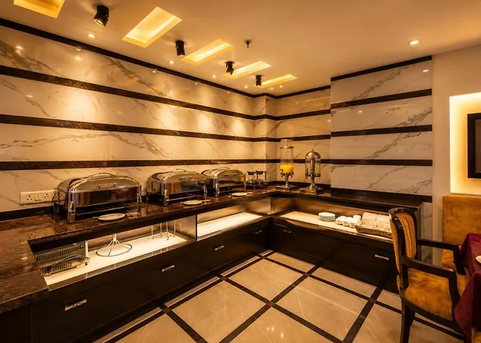 Airport La Sapphire Hotel & Restaurant With Free Airport Drop