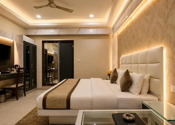 Hotel Baba Deluxe Near New Delhi Railway Station And City Center -By Rcg Hotels