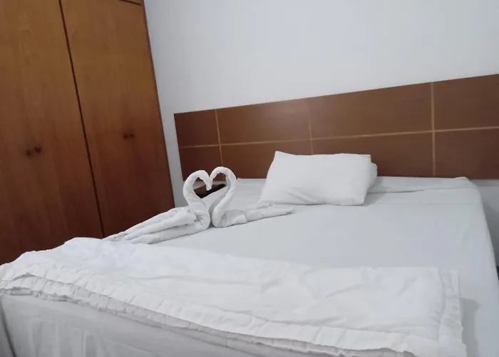 Six'S Hotel