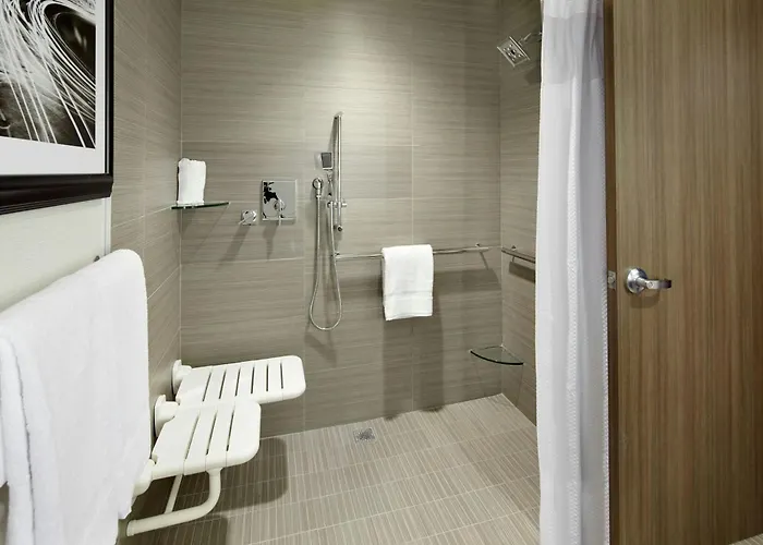 Courtyard By Marriott Akron Downtown