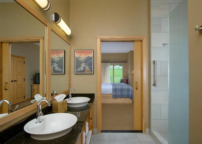 Burke Mountain Hotel