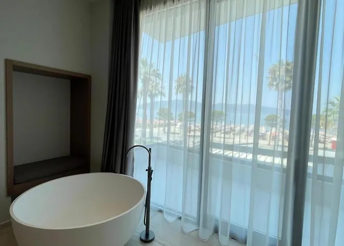 Marina Premium Beach Hotel & Apartments