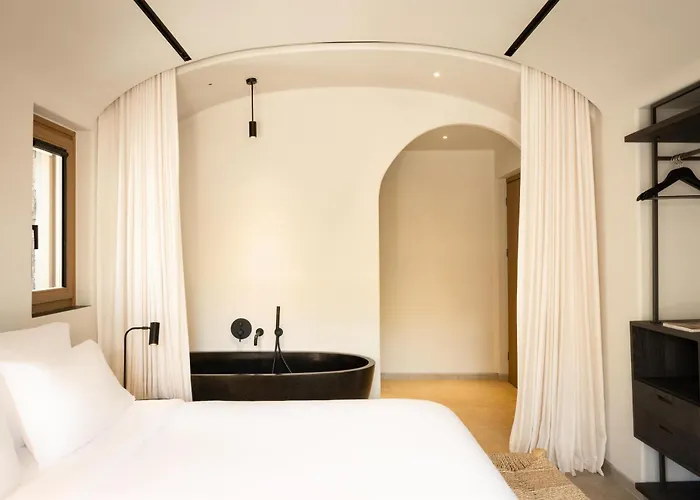 Radisson Blu Zaffron Resort, Santorini (Adults Only)