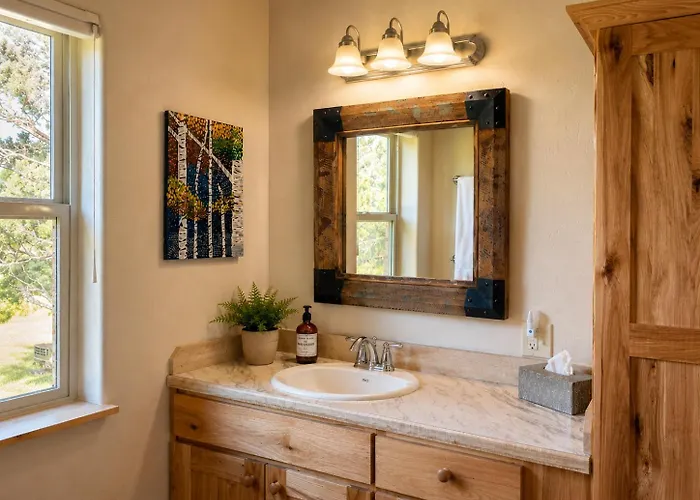 Upper Ranch - 100 Acre Mountain Views