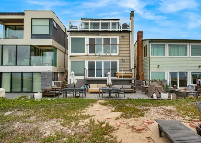 Beachfront Condo On A Lowkey Beach